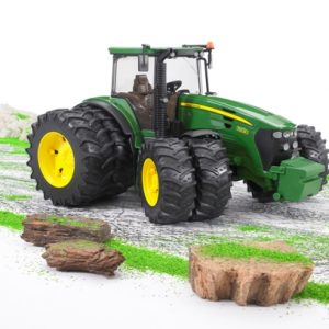 Bruder Трактор с двойными колёсами John Deere 7930